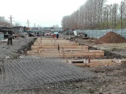 Монтаж бетонной плиты с приямками и обогревом